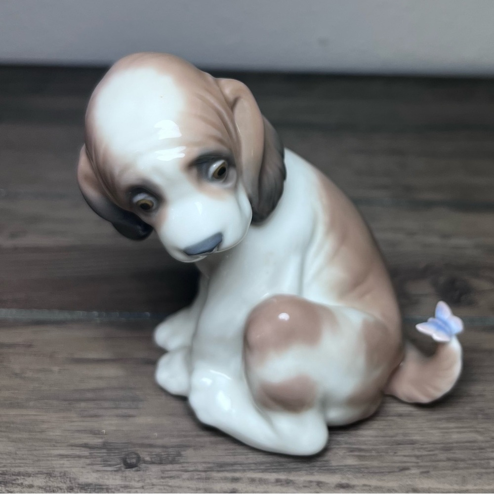 Lladró Vintage 1994 Gentle Surprise Dog & Butterfly Figurine puppy in made Spain - Picture 6 of 16